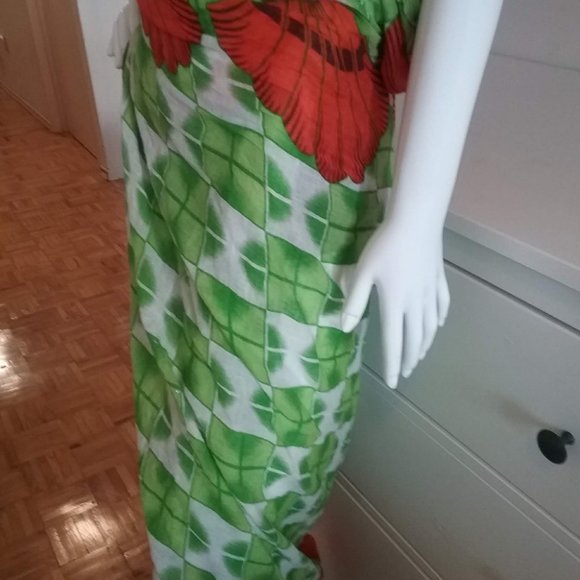 Green and White Beach Wrap - Picture 10 of 10